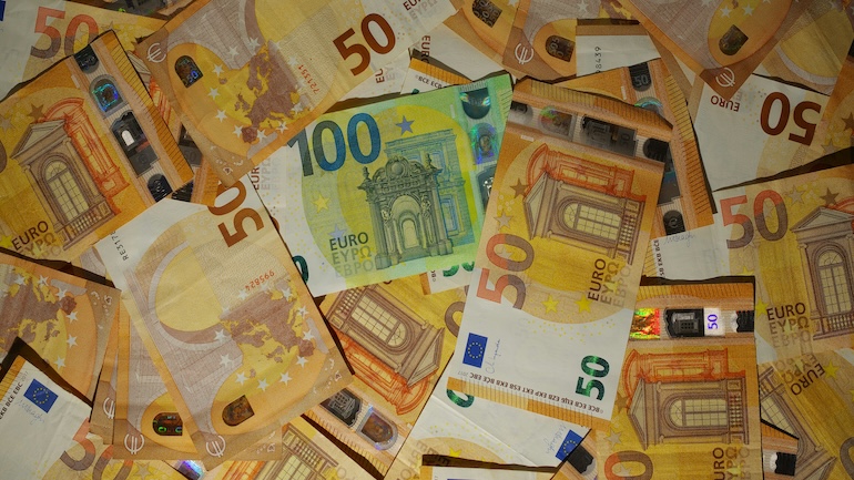 immo-wegmann-XiR6BC470J0-unsplash penalty, fines, euros